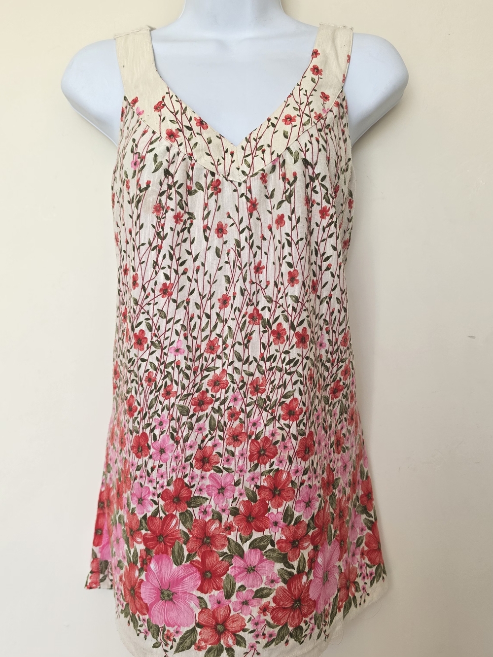 one clothing Floral V-Neck Sleeveless Tunic - Pink/Red on Cream
